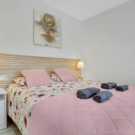 公寓 The Charming Oasis! 2 Bedrooms - By Hellodomik 贝纳尔马德纳