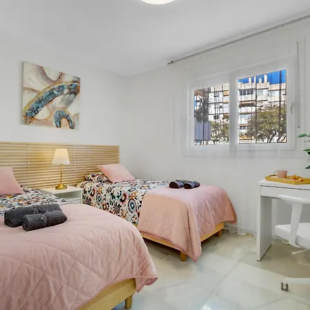 The Charming Oasis! 2 Bedrooms - By Hellodomik
