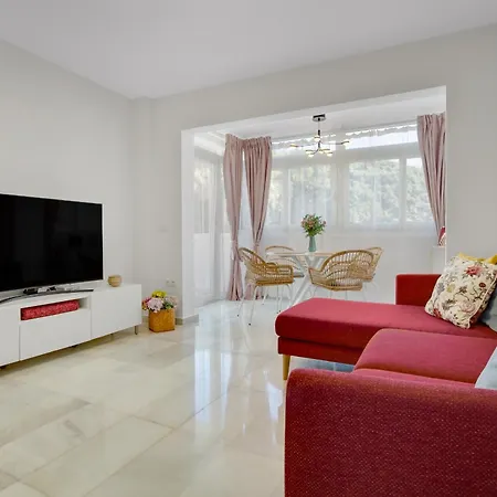 The Charming Oasis! 2 Bedrooms - By Hellodomik 公寓 *