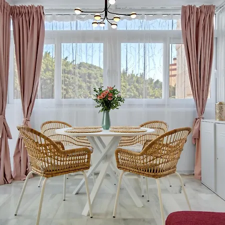 The Charming Oasis! 2 Bedrooms - By Hellodomik * 贝纳尔马德纳